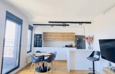 Vermietung einer stilvollen 2-Zimmer-Wohnung, 50 m², Stadtzentrum, Serbien